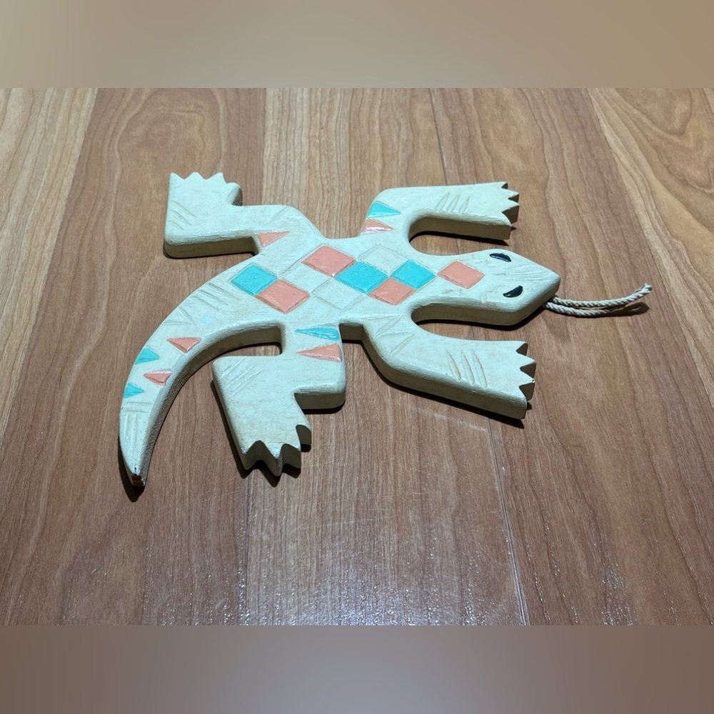 Wooden Iguana/Lizard Wall Hanging Decor Southwest Theme - Picture 2 of 11